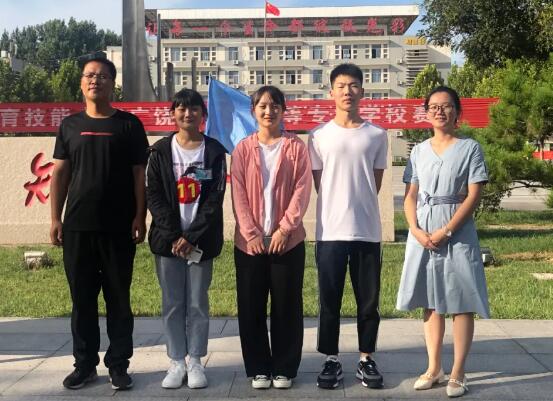 蓝海学校参赛团 蓝海学校参赛团