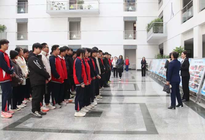 东营区第三中学师生53人一行到蓝海研学