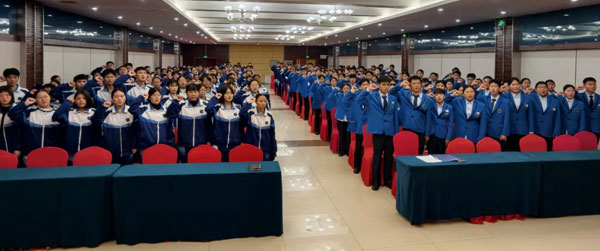 西餐烹饪系期中优秀学生表彰大会在和鸣厅举行